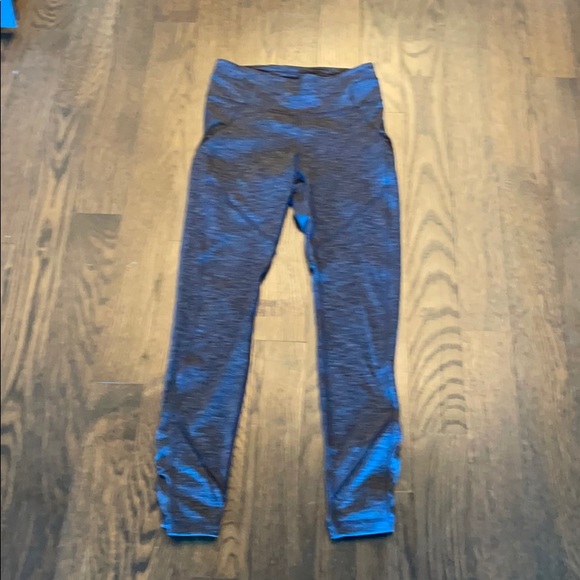 Lululemon yoga pants size 6 - Picture 2 of 11